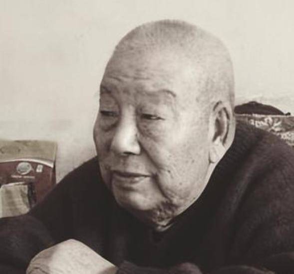 1951年，已经饿了3天的唐满洋，趁着夜色率部爬上了美军580.7高地，谁知上面