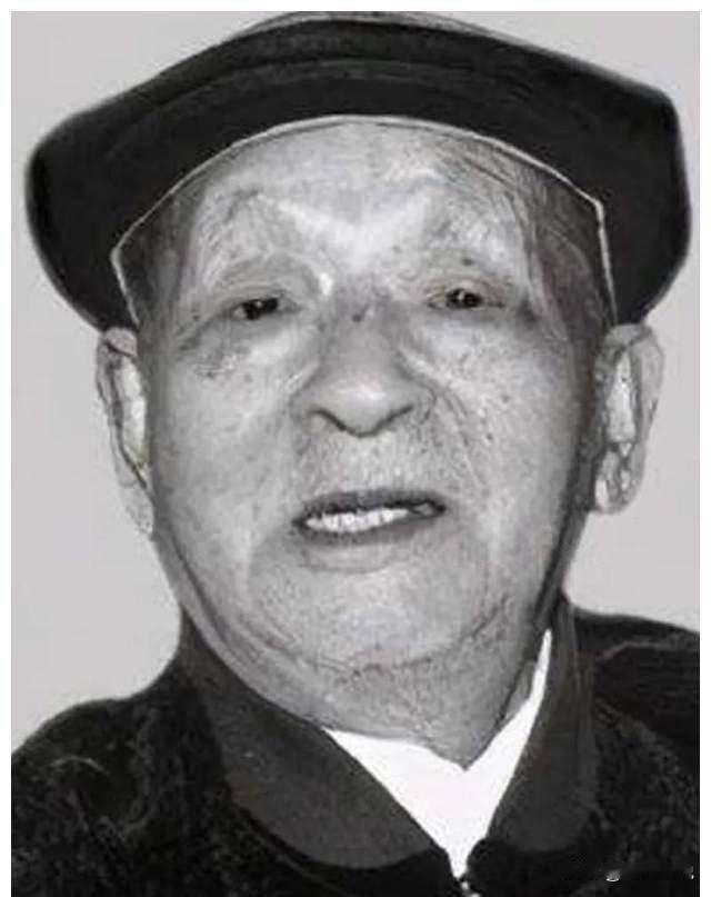 1957年，毛主席视察武汉，得知王盛荣只是建筑局里的一个副处长时，勃然大怒，当即