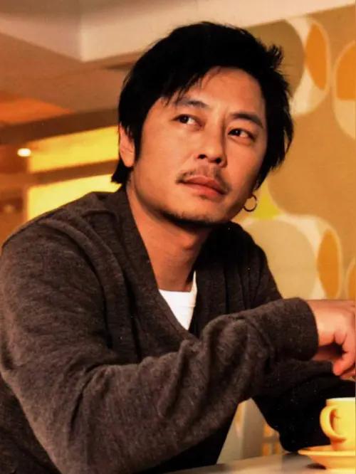 我以为听错了，又听了一遍。王杰说：如果张学友是歌神，那么杨坤和韩红就是释迦牟尼佛