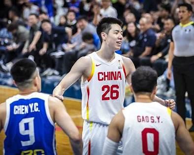 浙江广厦传来坏消息根据直播吧的消息，国家队锋线朱俊龙因为大腿肌肉拉伤，预计休