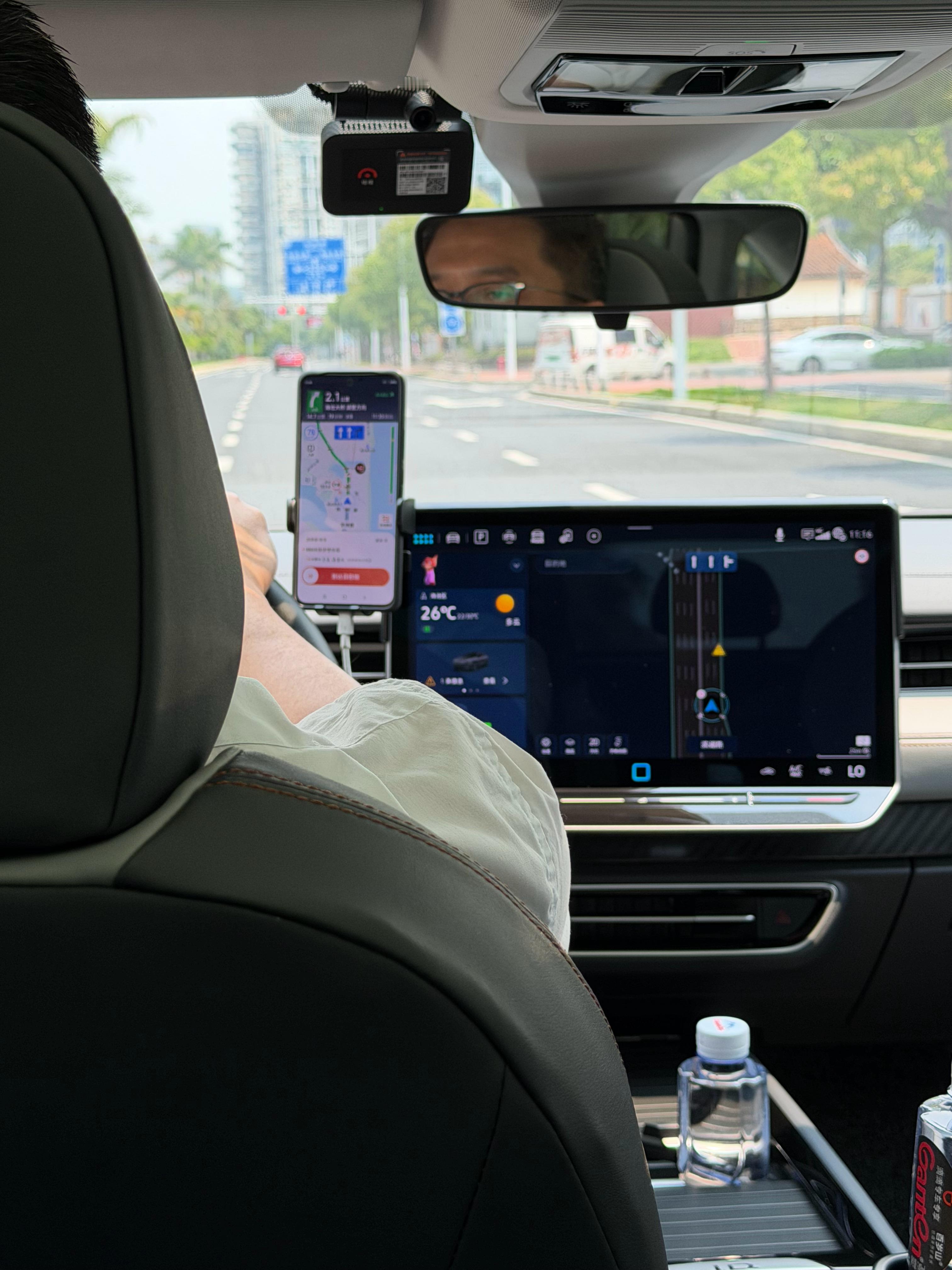 到厦门了，飞机起飞还有一些时间，我问出租车师傅，厦门有什么景点吗？他说来厦门旅游