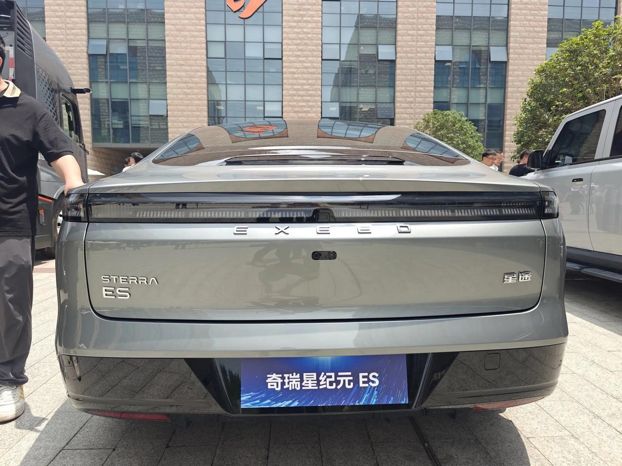 星纪元ES确实是一辆好车！奇瑞的星纪元系列其实就是鸿蒙智行智界同平台，只是车机