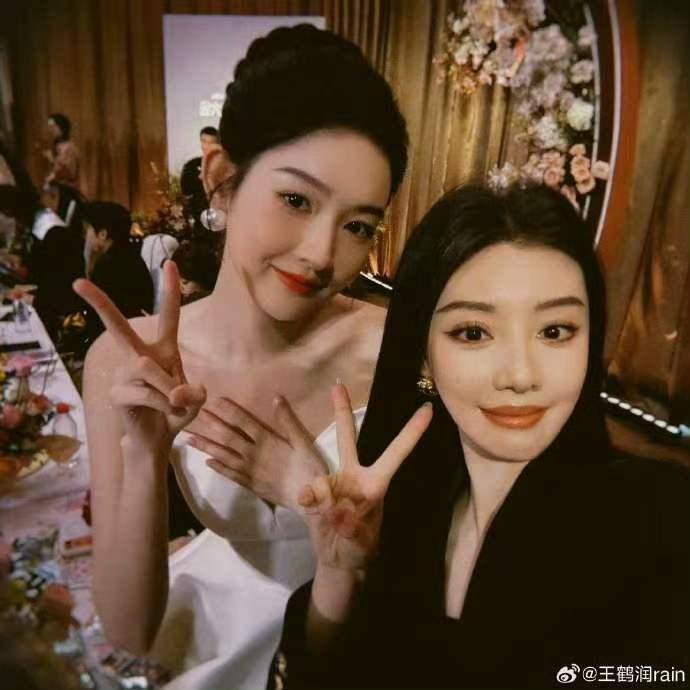 女明星之间的二三事！女明星王鹤润的微博吐槽女明星王玉雯：古装太肿太蠢了，没一点