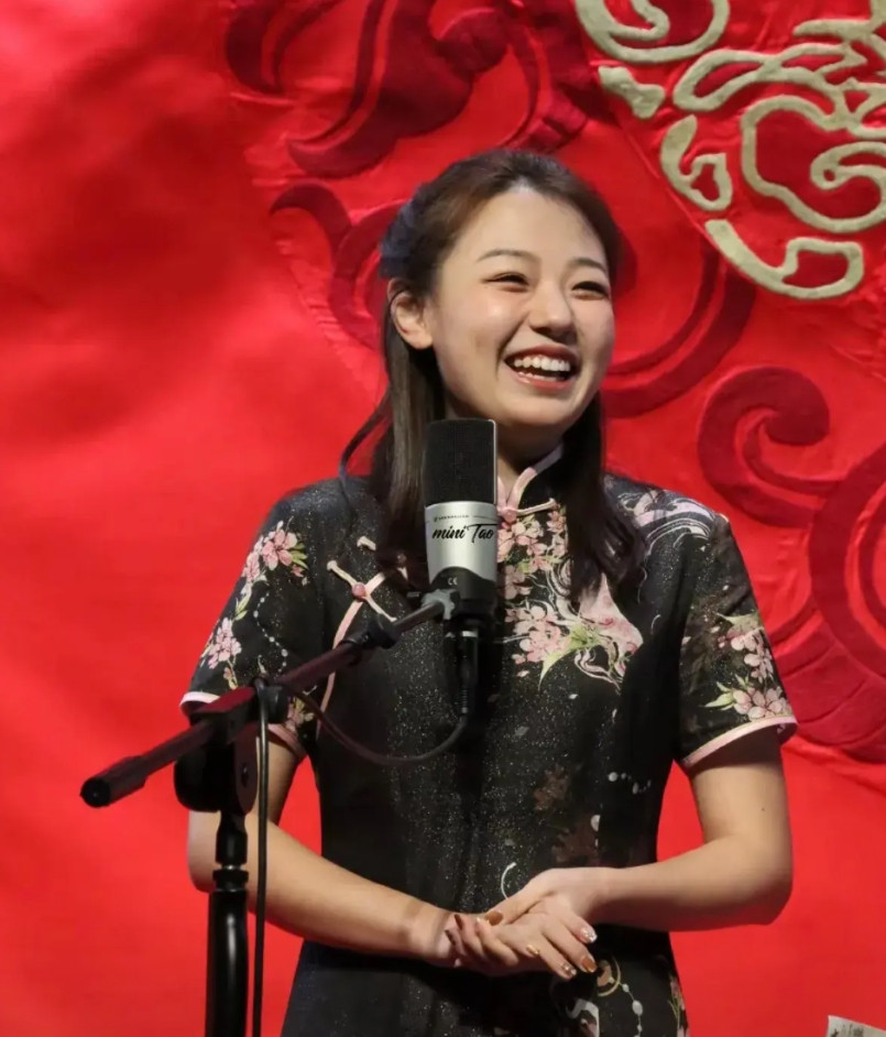 德云社相声演员赵芸一这下跟郭麒麟彻底没戏了。虽然两人组CP本来就是赵芸一说相声时