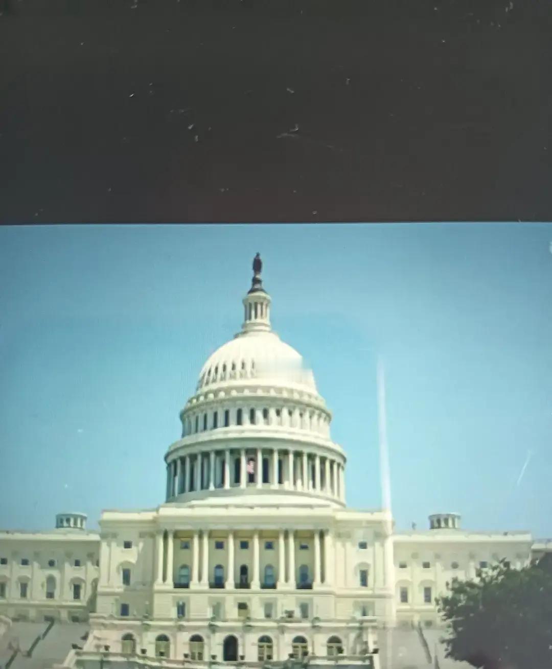 炸裂，上头：美国参议院全票通过《台湾保证实施法案》，要与岛内“不设限交往”，让台