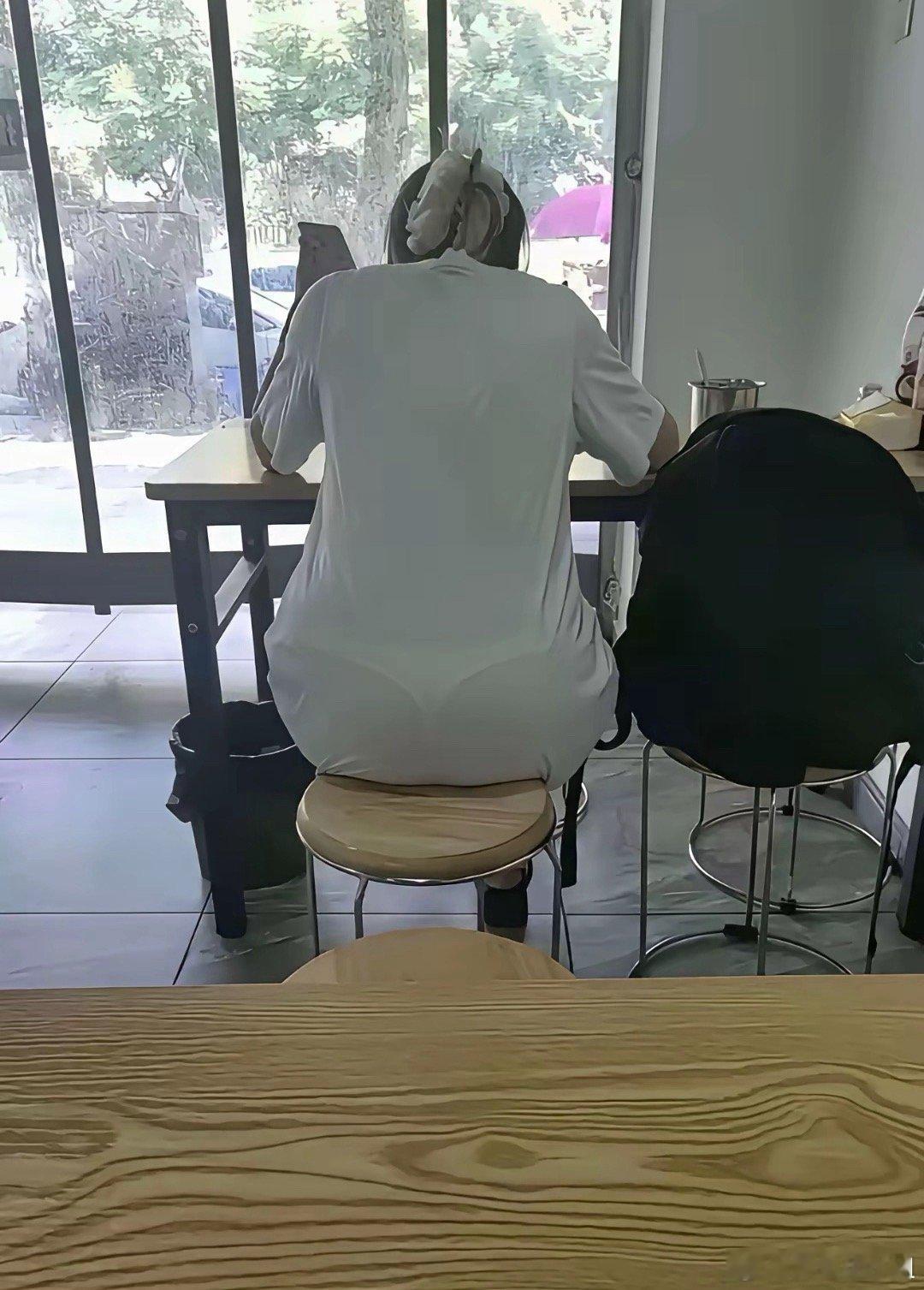 如果擦边能让你发财你是不是就不会感到羞耻了