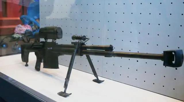 国产“巴雷特”，10式狙击步枪，凭啥让新手千米外一枪毙敌？狙击大神竟能一键速成