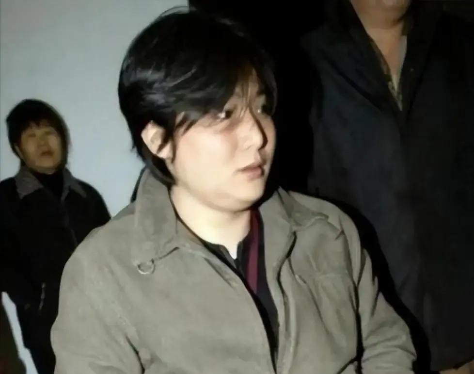 儿子被拐走32年，她跑遍大半个中国，发了10万份寻人启事。1988年，西安街头