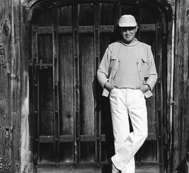 1979年，两次被捕入狱的木心出狱后，竟被聘为上海交通大学的教授，可他却毅然放弃