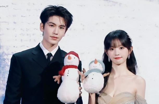 张凌赫田曦薇合体剧宣张凌赫和田曦薇在拍《逐玉》的时候相处的真不算愉快，两家粉丝