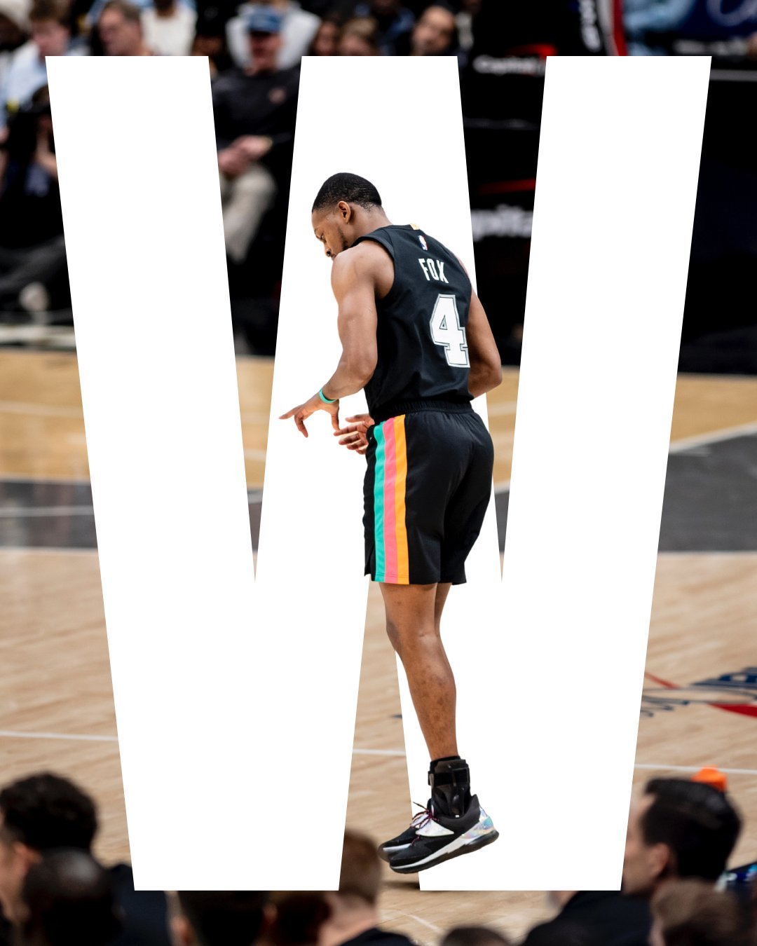 全场比赛结束！马刺客场124-113击败奇才，喜提6连胜🎉马刺（21-7）：福