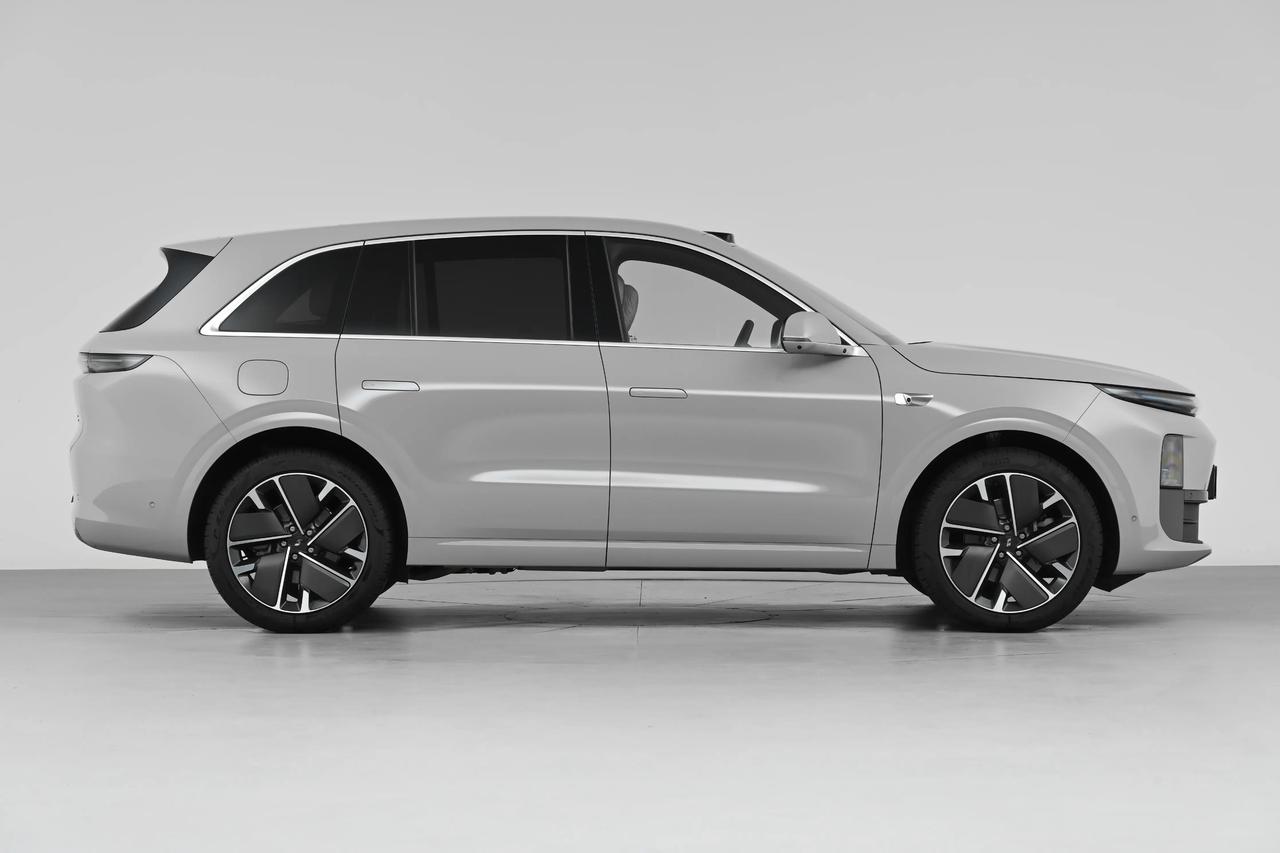 这段时间对理想L6比较感兴趣，研究了一下。这台车上市差不多两年了，刚来的时