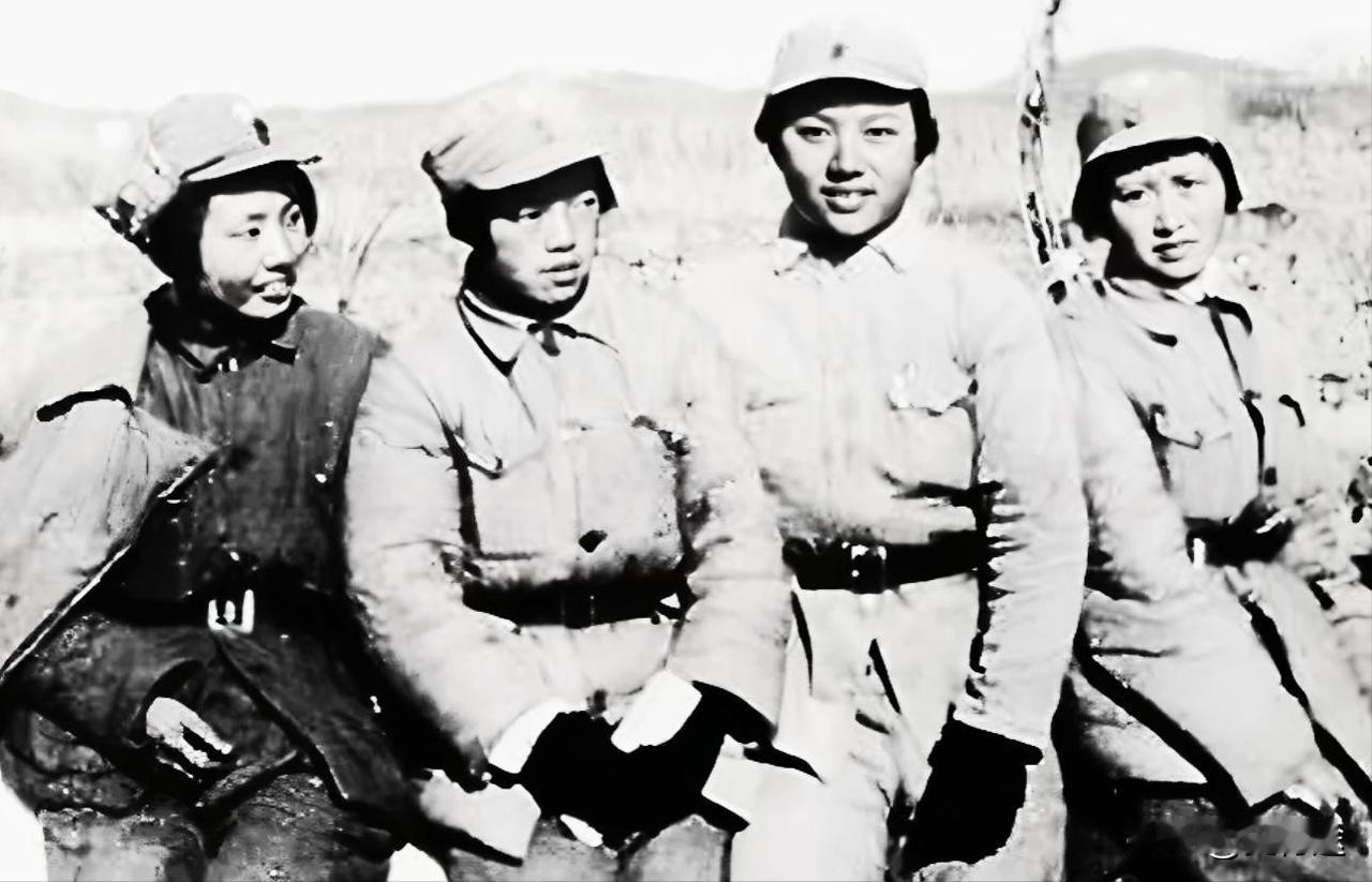 1939年，有新四军“四朵金花”之称的四位美女的合影。后来，她们之中有一位嫁给了