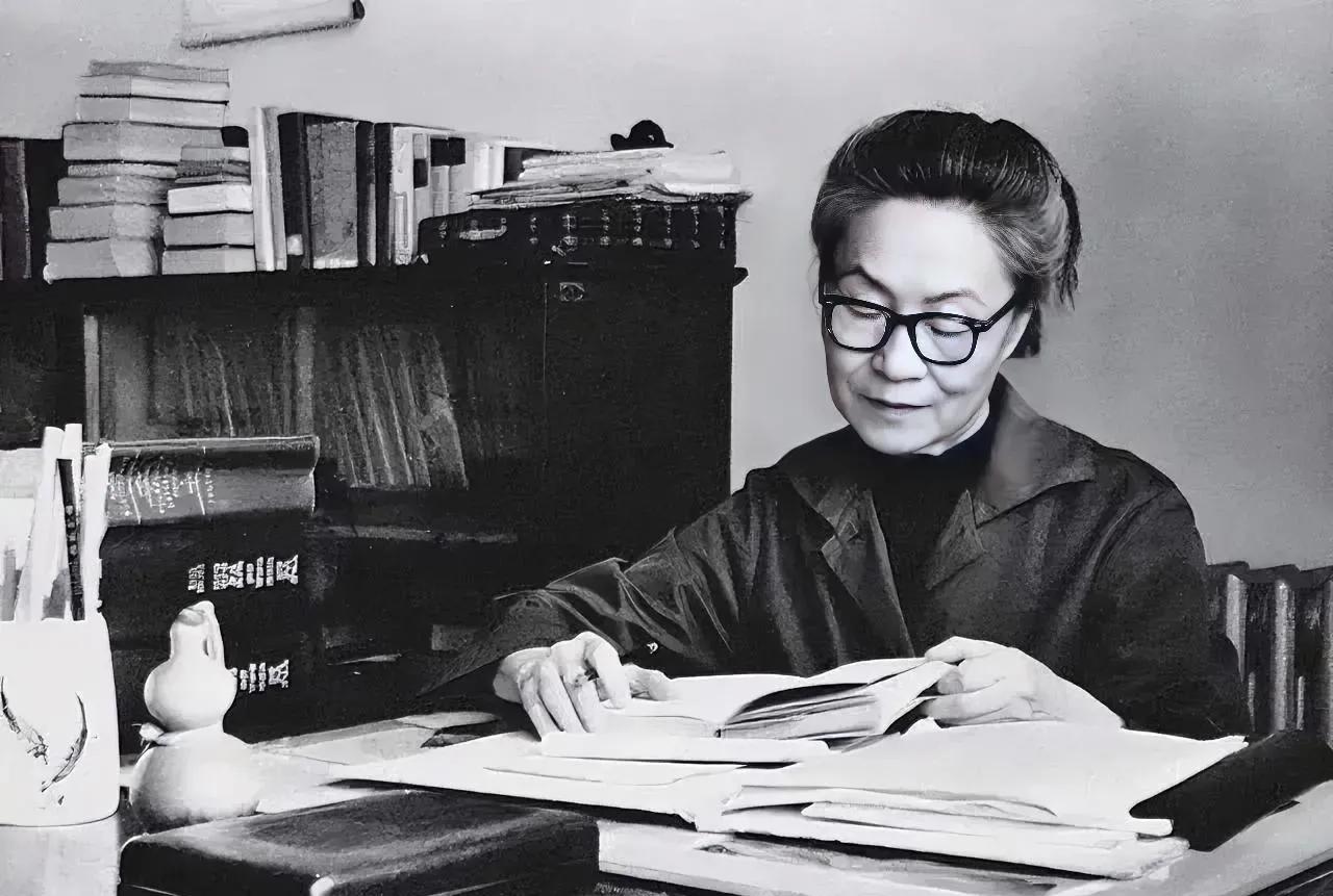 杨绛先生说：“我已经没有兴趣，给每个人留下好印象，你所见即是我，好与坏我都不反驳
