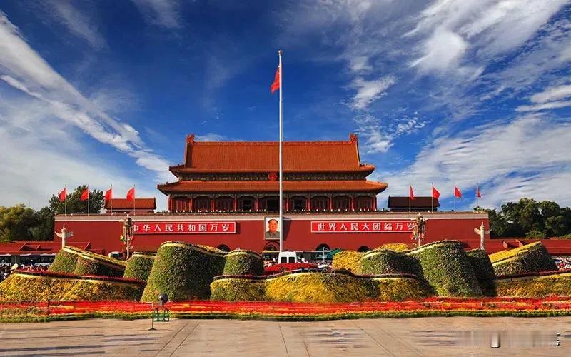 中国要赶上超过资本主义国家需要一百年。毛主席英明预言很快就要实现了。新中