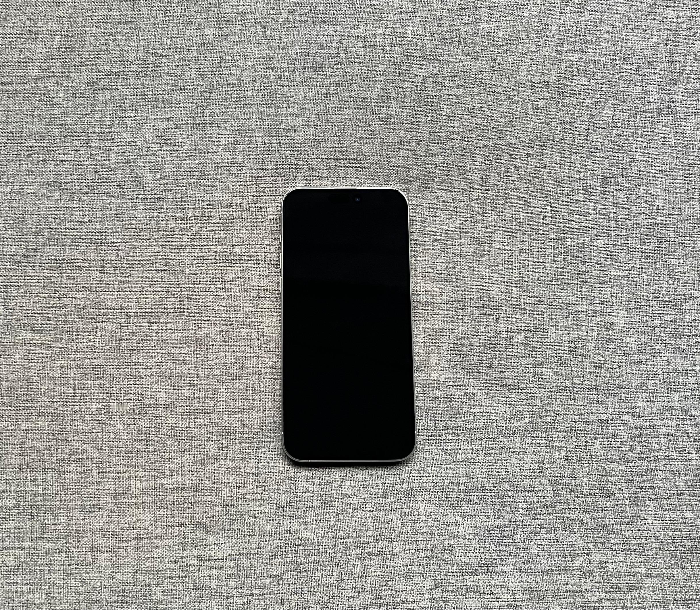 国行iPhone15ProMax512G白色，屏幕完美，中框细小划痕，?