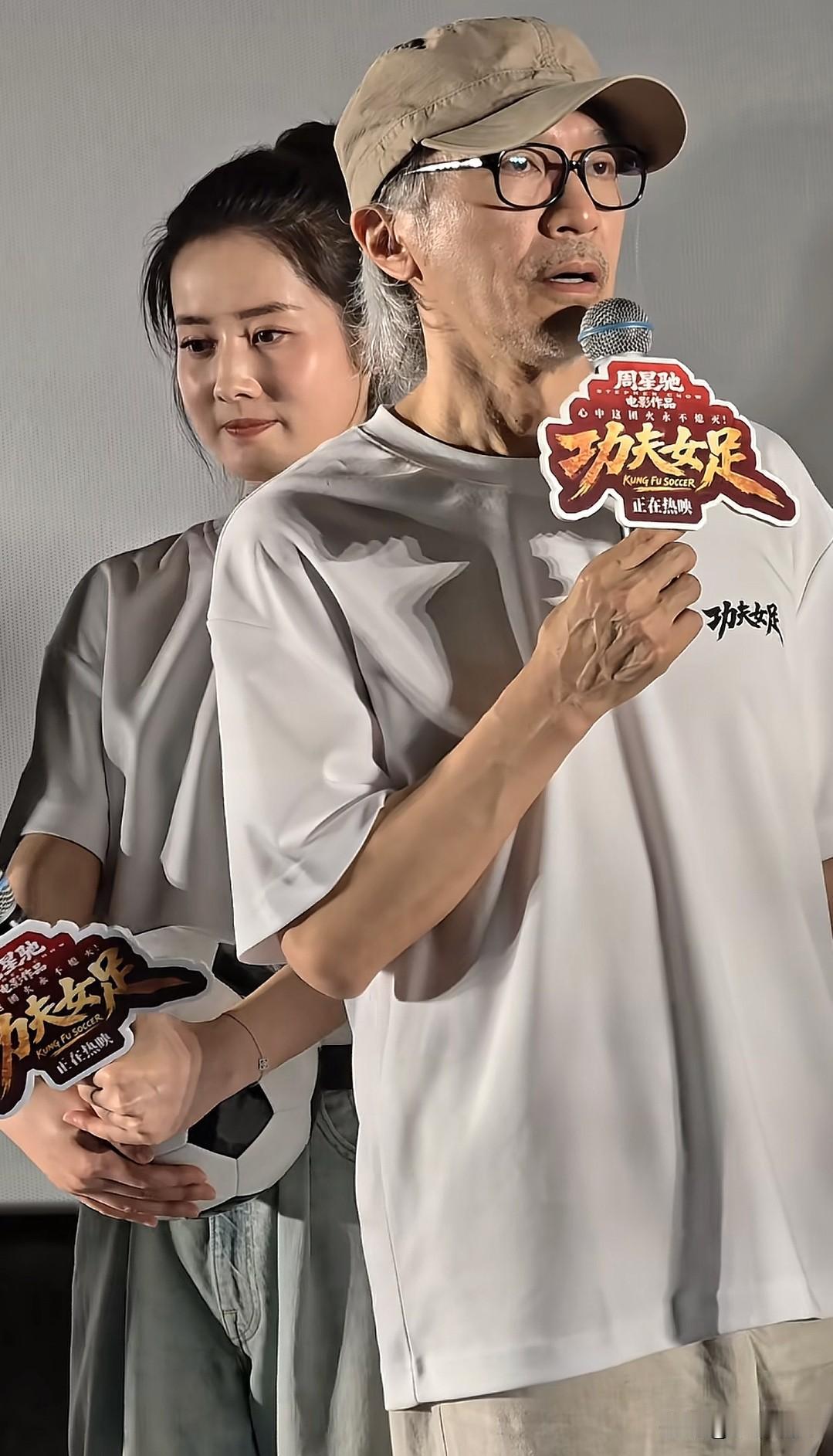 票房即将破22亿，《功夫女足》交出了周星驰近十年最好的成绩。这部电影能有这个成