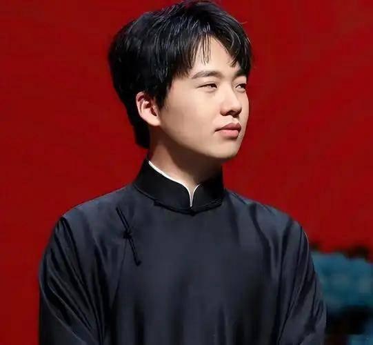 1.郭麒麟已经尽量在跟家里做割席了，他可不希望自己也成为家产的一部分被弟弟“继承