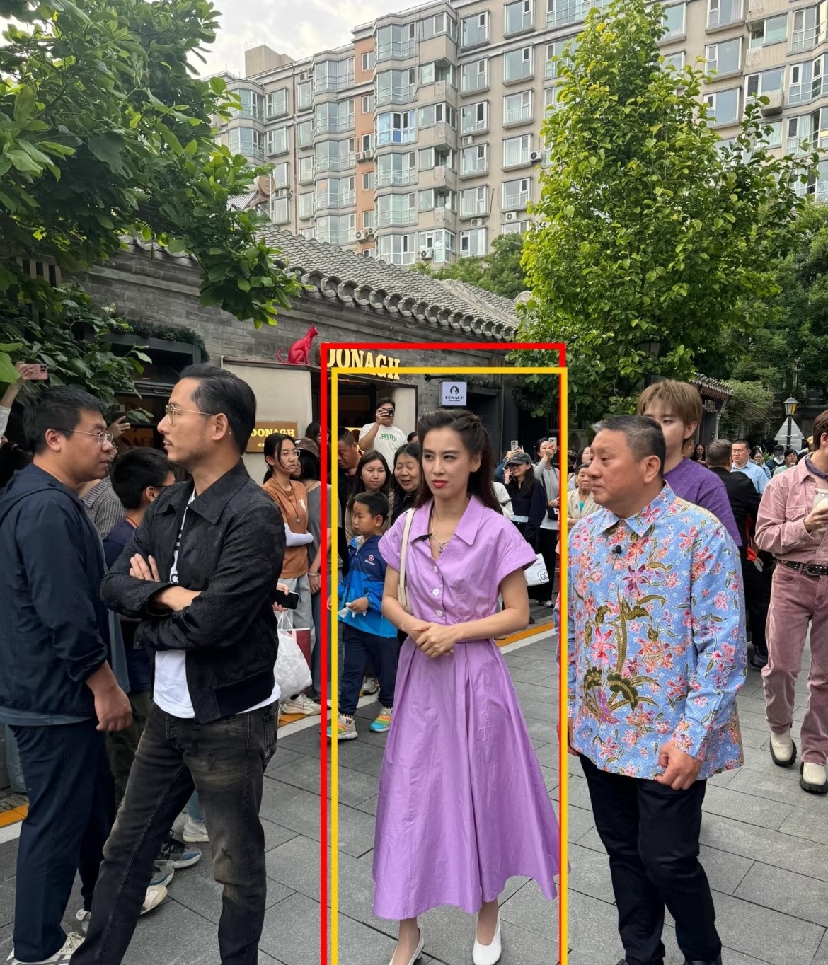 想不到...黄圣依也是不上镜的那种