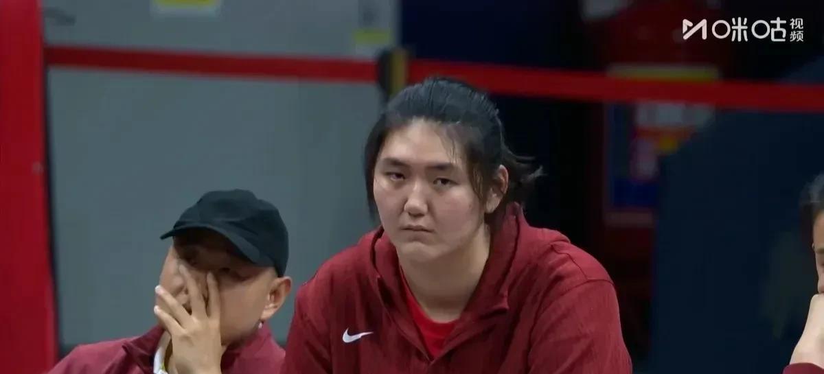 中国女篮63:76完败澳大利亚二队暴露的问题尽管澳大利亚6个主力