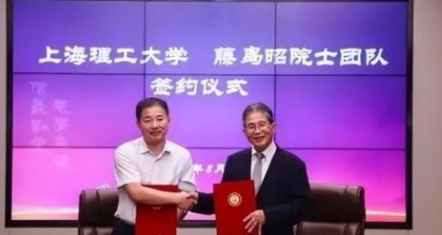 日本要气死了！日本顶尖科学家藤岛昭，竟带着他们的机密技术，连夜组团投奔中国，他还