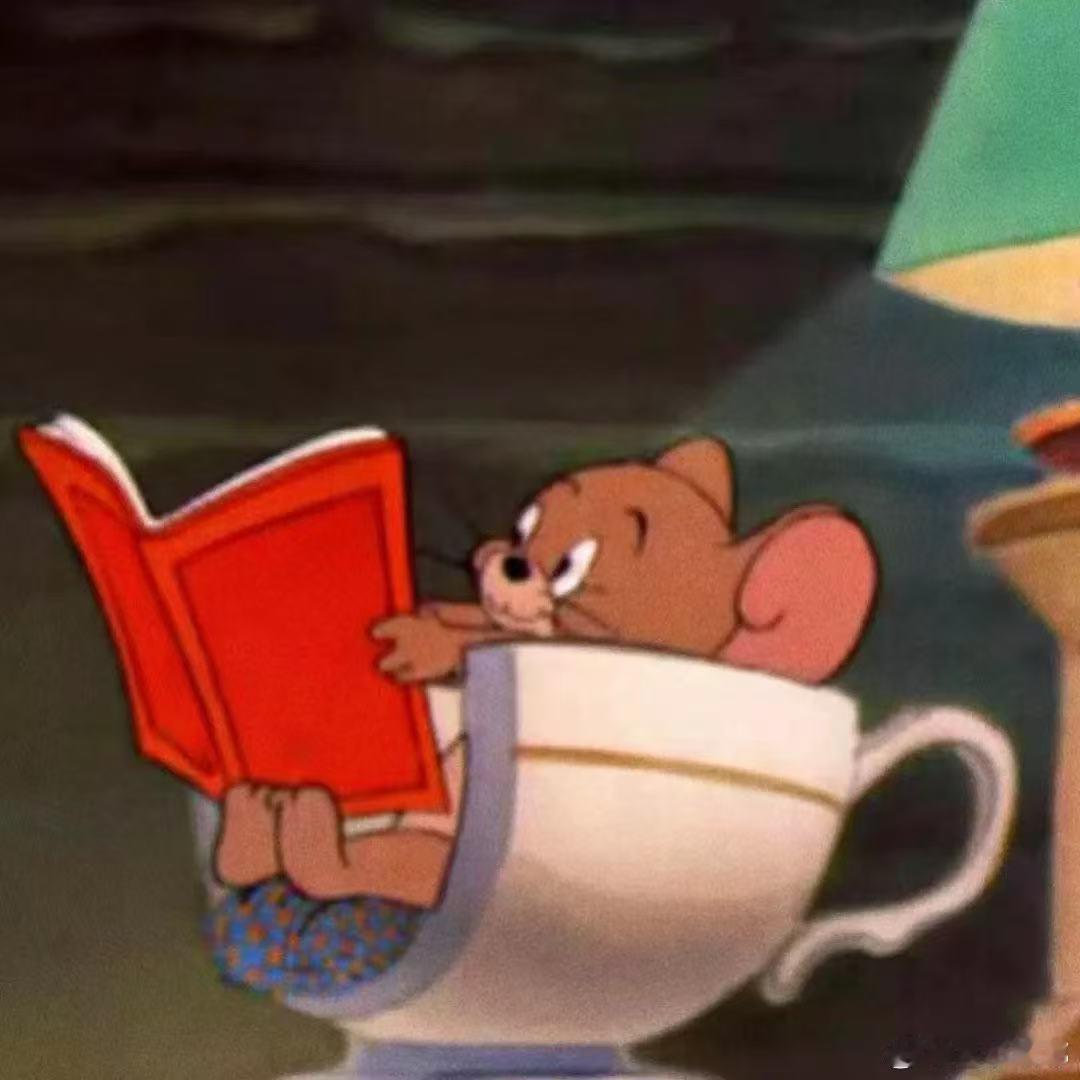 毛孩子一年能毁掉多少台手机家里的猫咪每年都有一段“破坏季”，不小心把手机从桌上