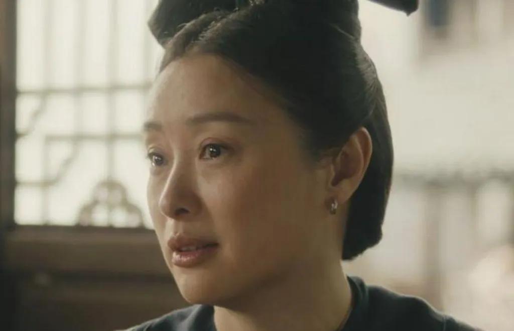 开播两小时直接炸了！吴越李现新剧《人生若如初见》凭啥空降飙升榜？刑场逃脱、留