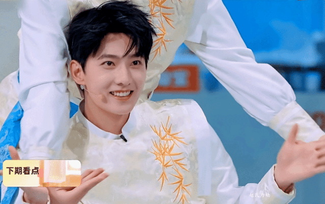 杨洋怎么还长十年前的样子杨洋一顿几斤保鲜剂啊？🥹怎么十年过去了，他还长这样