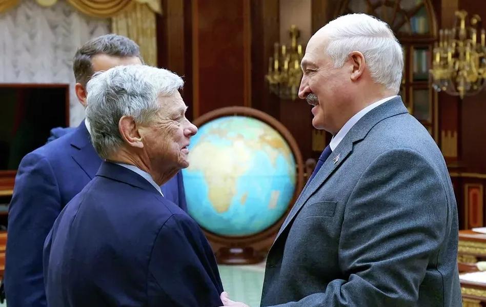 当地时间2025年12月13日，白俄罗斯总统卢卡申科在接受美国电视台Newsma