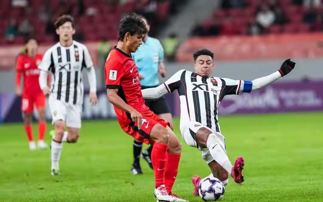 丧事喜办！上海海港1-3首尔FC，赛后海港球员与球迷疯狂庆祝！昨晚进行的亚冠精