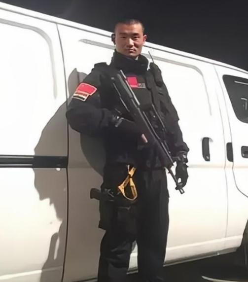 2012年，陕西一小伙为了上百万薪酬，签下死亡合同，冒险到伊拉克当雇佣兵，3年后