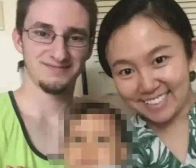 “你应该滚回中国去！”“别用亚洲人的脏习惯喂我的孩子！”2019年美国一男子不断