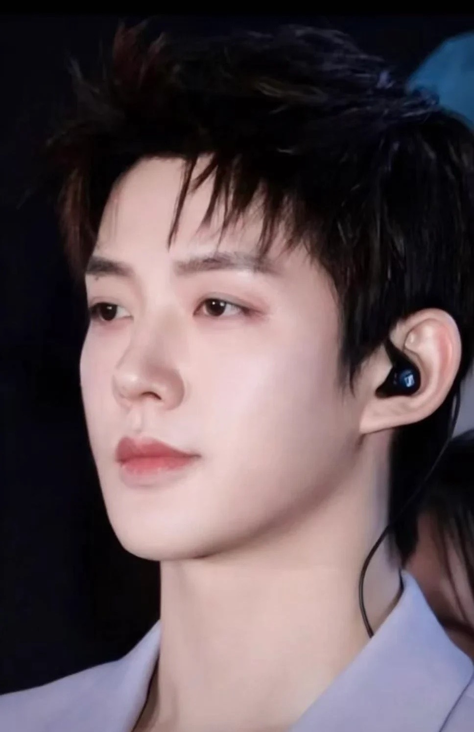 邓为央视五四晚会录制现场，这状态看起来怎么样？