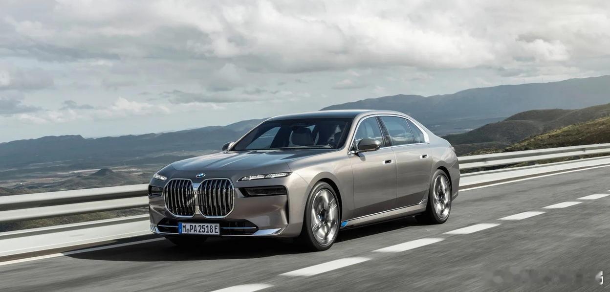 宝马改款7系将取消L3辅助驾驶近日，宝马官方确认将在今年4月上市的改款7系车型