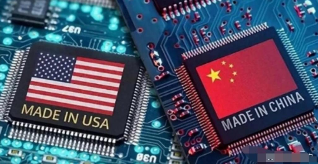 中美芯片大战，突然发现了一个大秘密！美国靠着尖端芯片死磕中国，而中国呢，却悄悄用
