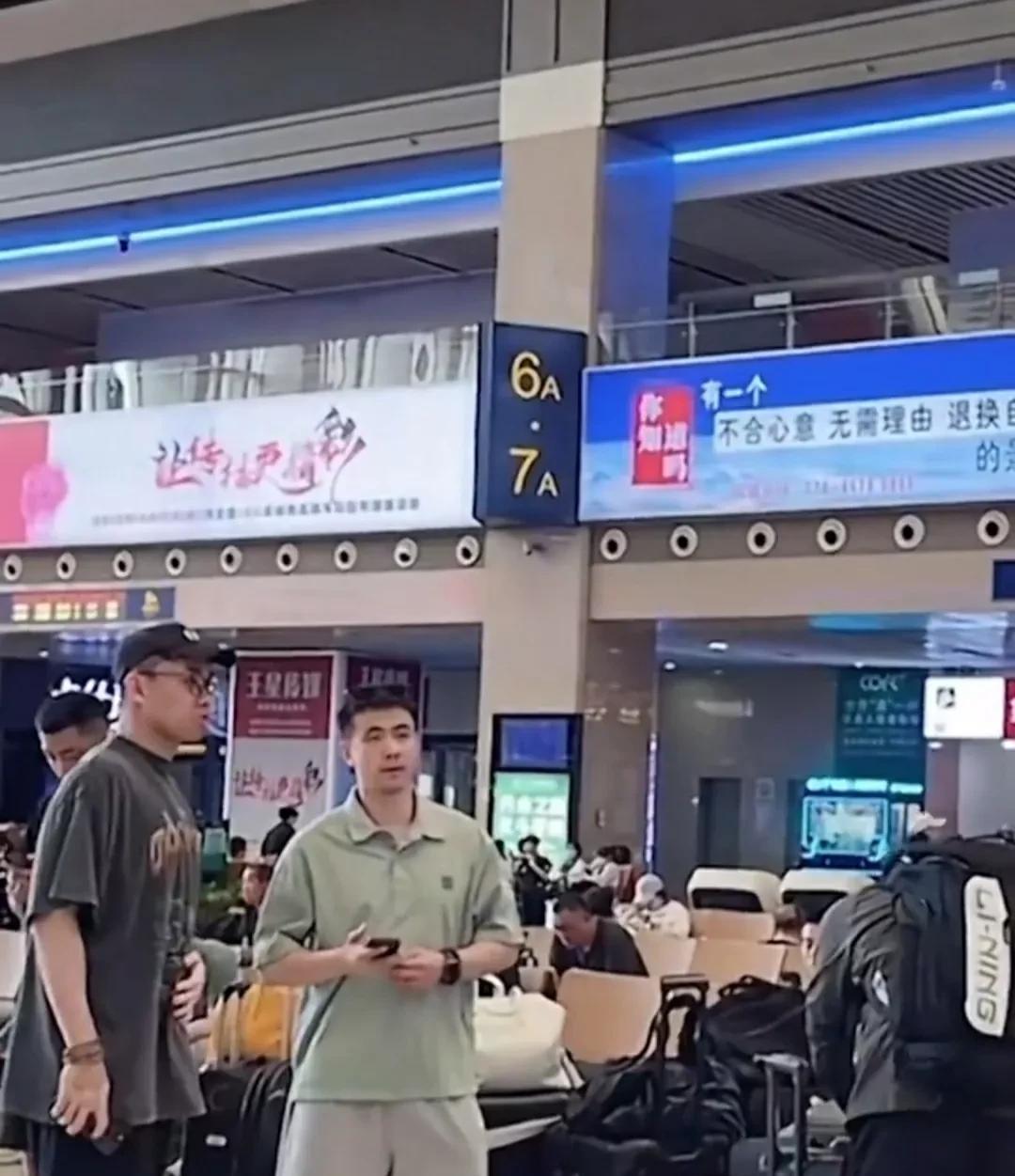 辽宁男篮出征全运会男篮成人组资格赛，除了张镇麟和郭艾伦，能打的基本都去了，看了一