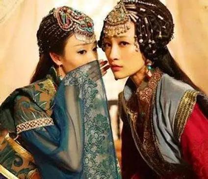 公元8世纪，大唐后宫诞生了一个"怪胎"。浑身细毛、肤色发红、一双蓝眼睛——唐玄宗