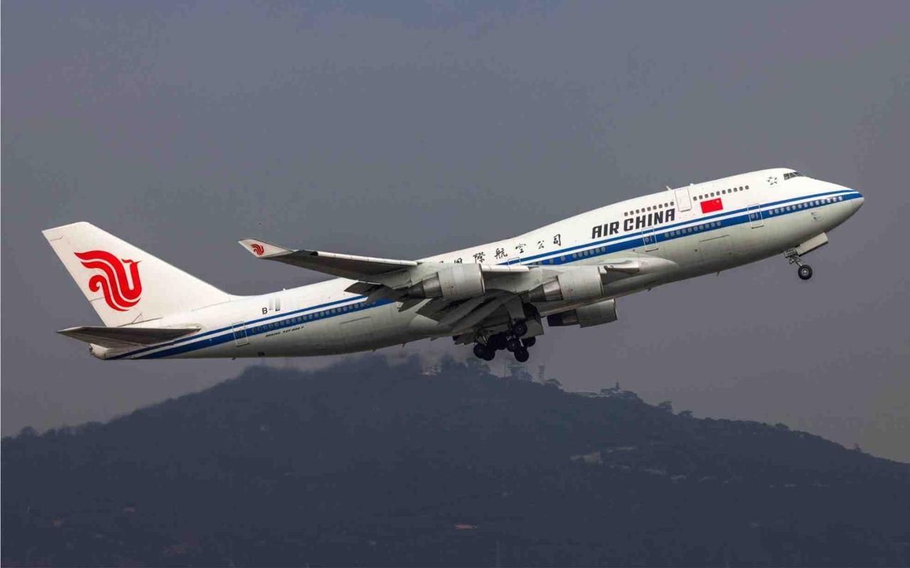 航班停了，航司亏了，游客少了我最近查了机票，发现很多飞日本的航班都取消了，不