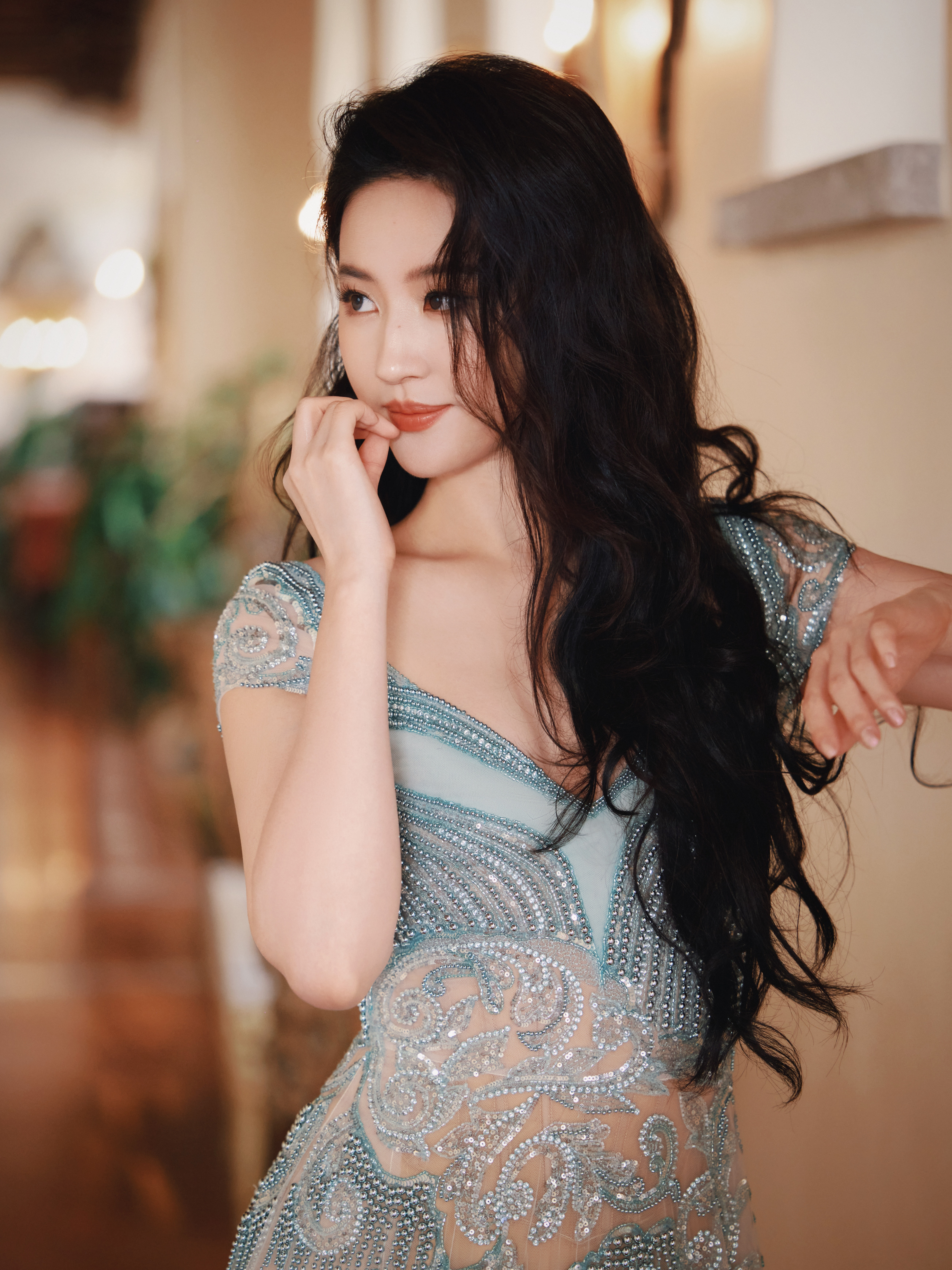 于经典中启发新灵感，于变幻中探索永恒，美学新境，值得共赴。宝格丽全球品牌代言人一