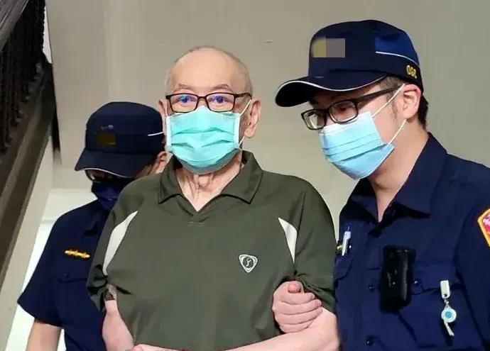 台湾省高等法院今天开庭审理爱国人士、台退役陆军中将高安国及其女友刘逸蓁被诬陷涉收