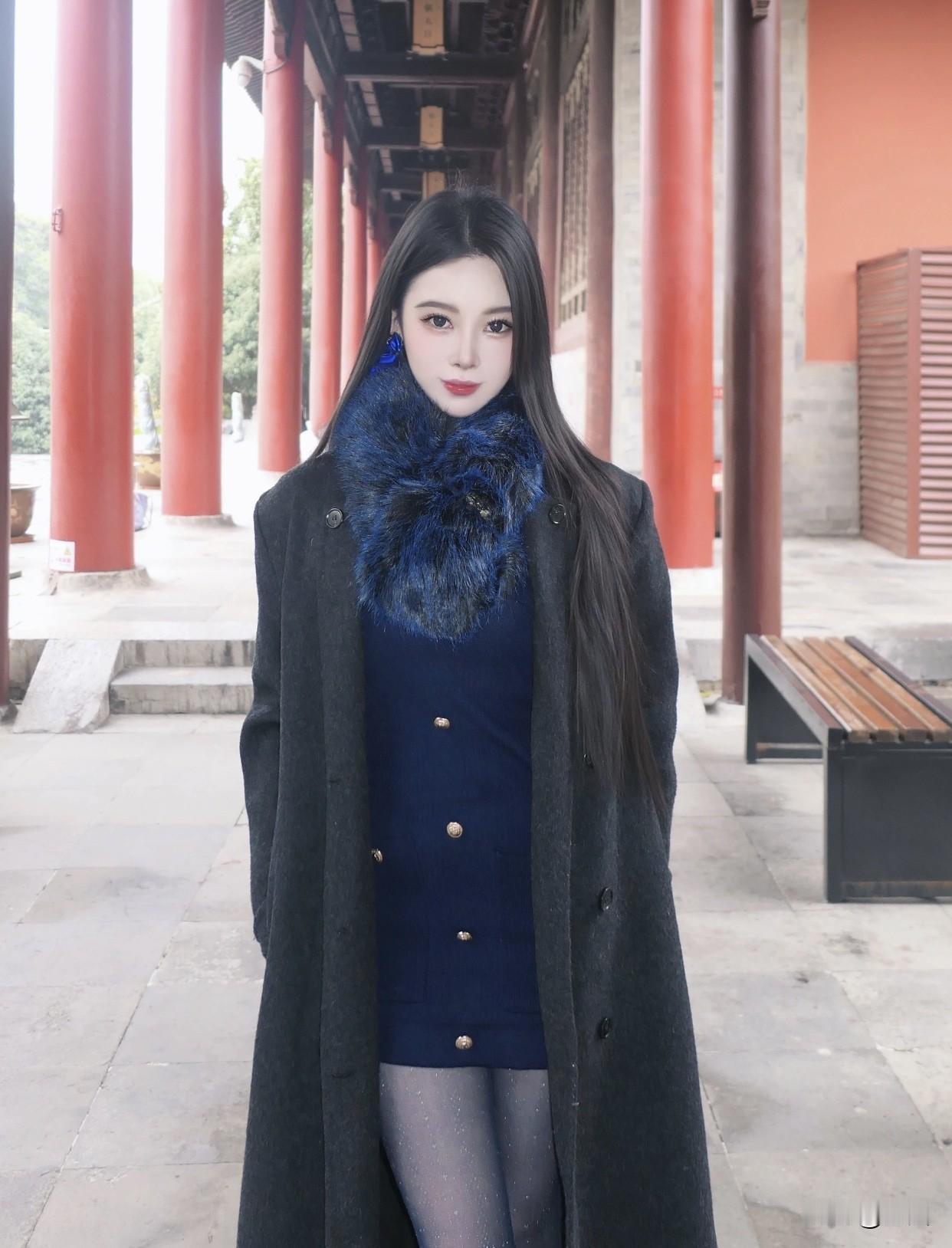 什么样的女生让人过目难忘?穿搭有风格的女生，像复古风或者嘻哈风。