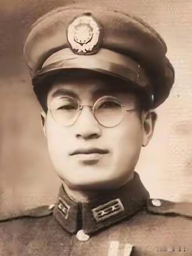 [点赞]1974年11月17日，台北郊外一间破破烂烂的小铁皮屋里，床上躺着一具