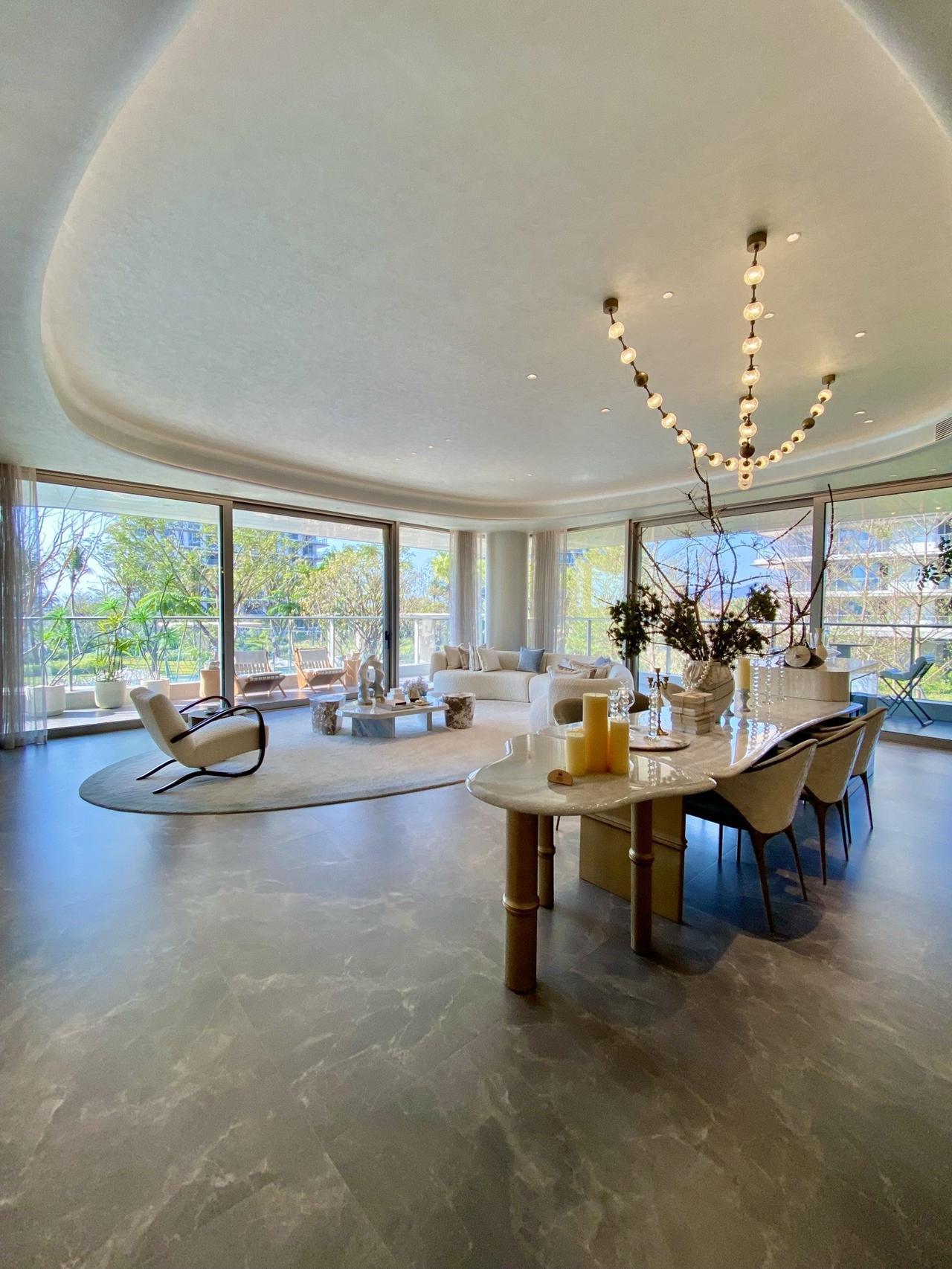 感谢家人的支持和帮助，让我拥有这么漂亮的房子，342平的超级大平层，70年的房子