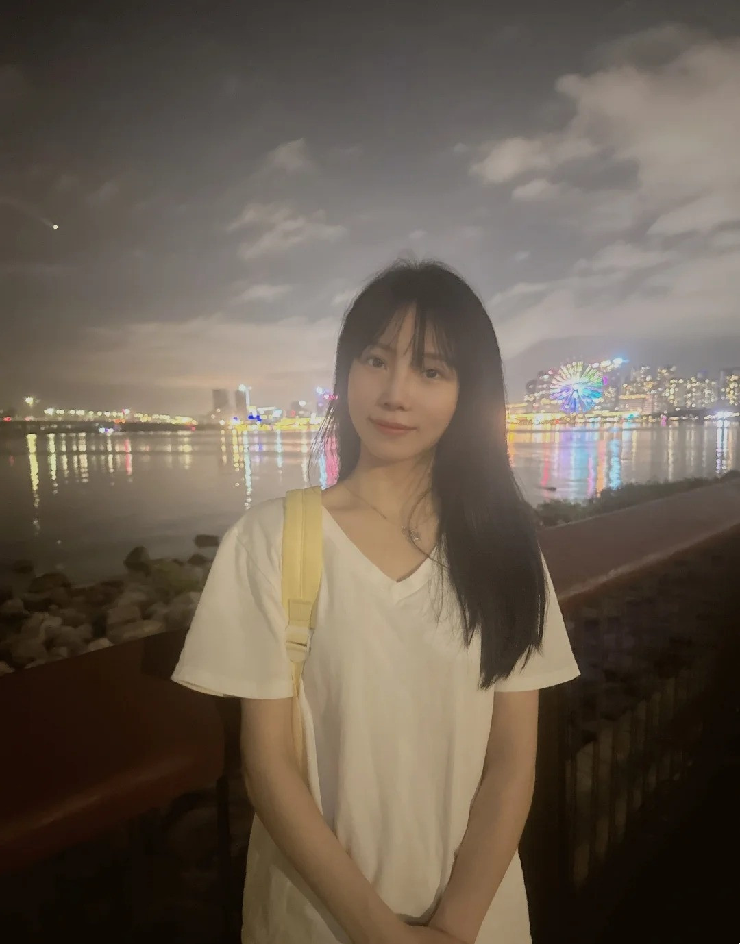 我已经24了，发朋友圈还被说像初中生