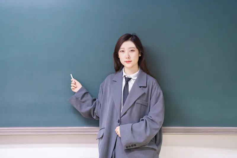 班主任我真的干不下去了！刚开学没几天，有几名家长给我打电话，说我们班的语文老师