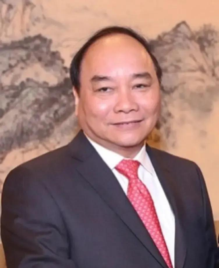 越南政坛大洗牌。7月19日，越南第十三届中央委员会第十二次会议决定：解除前国家