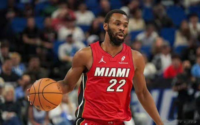 重磅消息！热火明确将交易维金斯、希罗！据美记JakeFischer报道，热火确