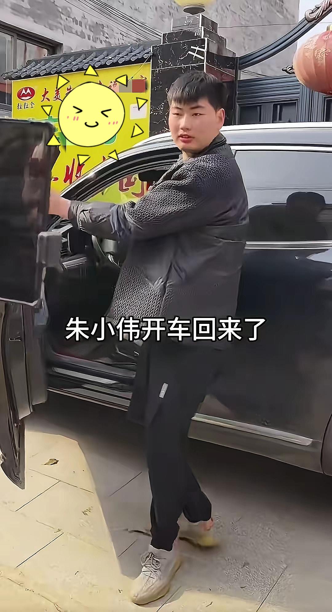 大衣哥看得真的通透，不让朱小伟外出打工，不是单纯溺爱。早在朱小伟14岁辍学的时候