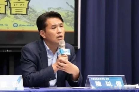 国民党文传会主委陈以信今（21日）在脸书发文表示，真的想不到王定宇是这种人，现在