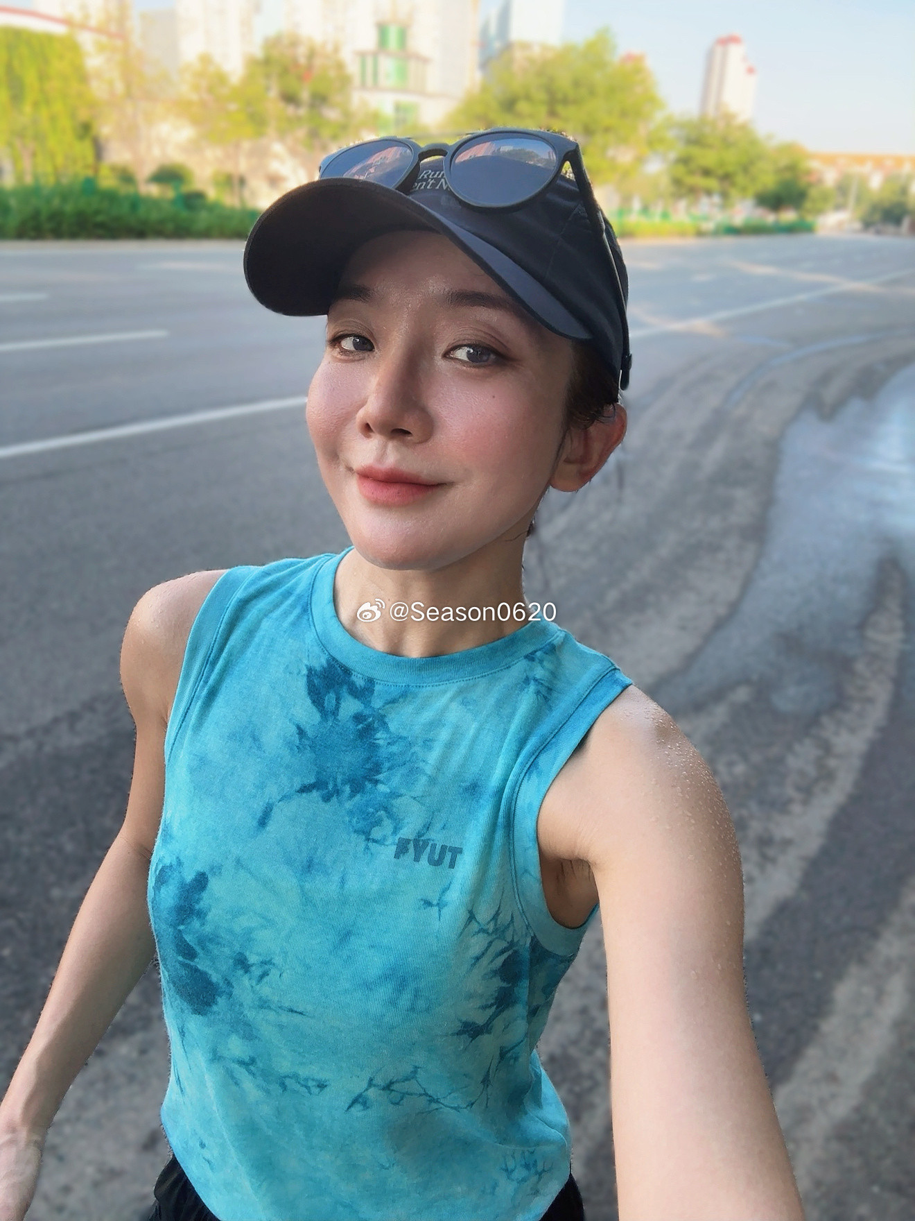 早上6点开跑，体感35度，跑完7公里衣服全湿透💦 夏天跑步真的靠意志力，前提是